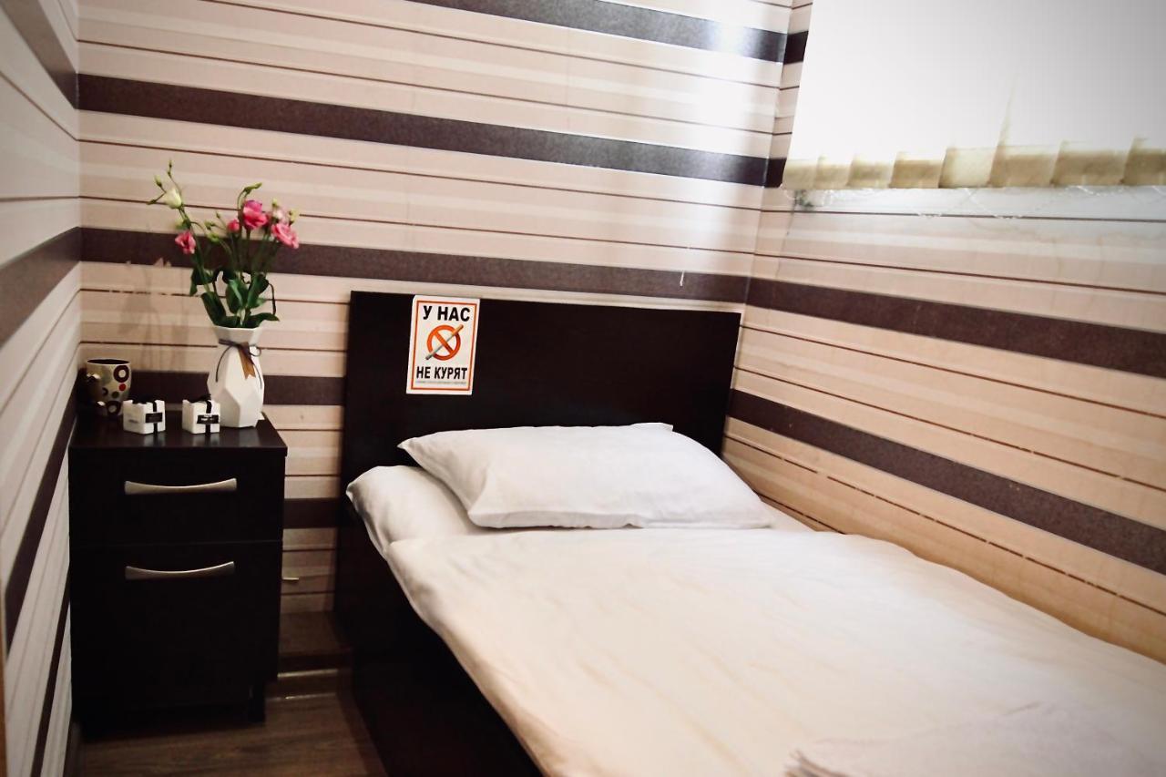 Uno Apart Hotel Kiev Buitenkant foto