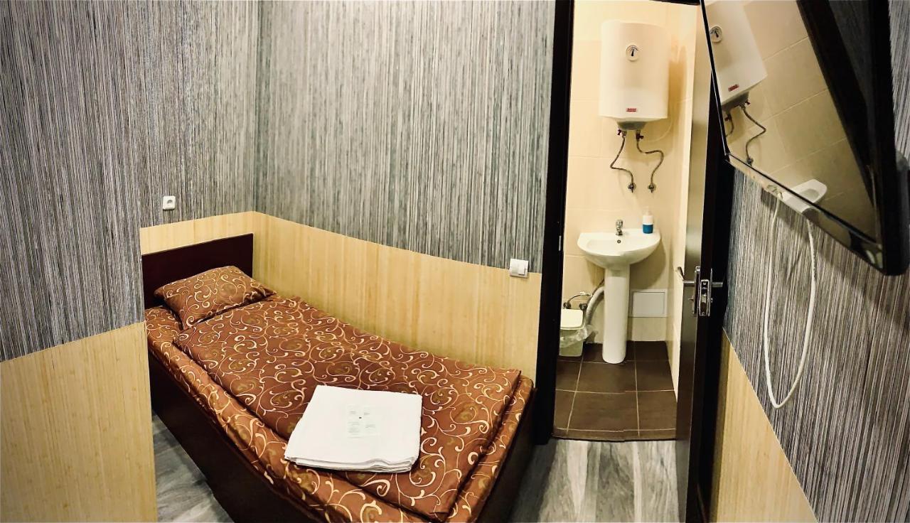 Uno Apart Hotel Kiev Buitenkant foto