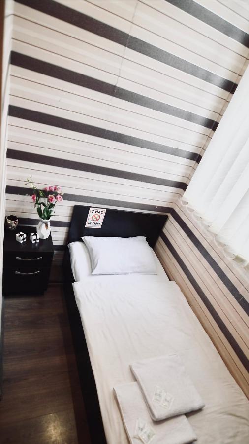 Uno Apart Hotel Kiev Buitenkant foto