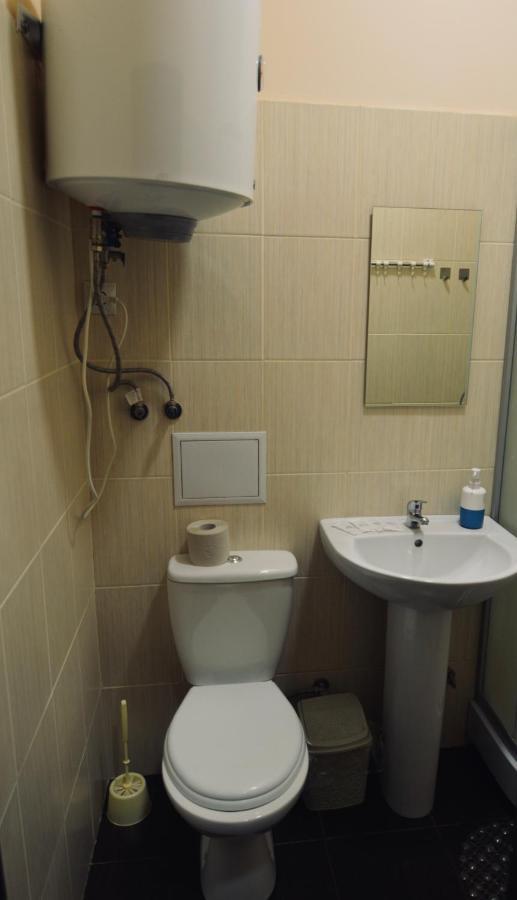 Uno Apart Hotel Kiev Buitenkant foto